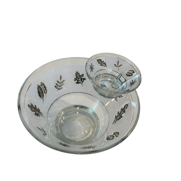 Mid-century Starlyte Chip and Dip Bowls in Silver Leaf - Picture 9 of 13